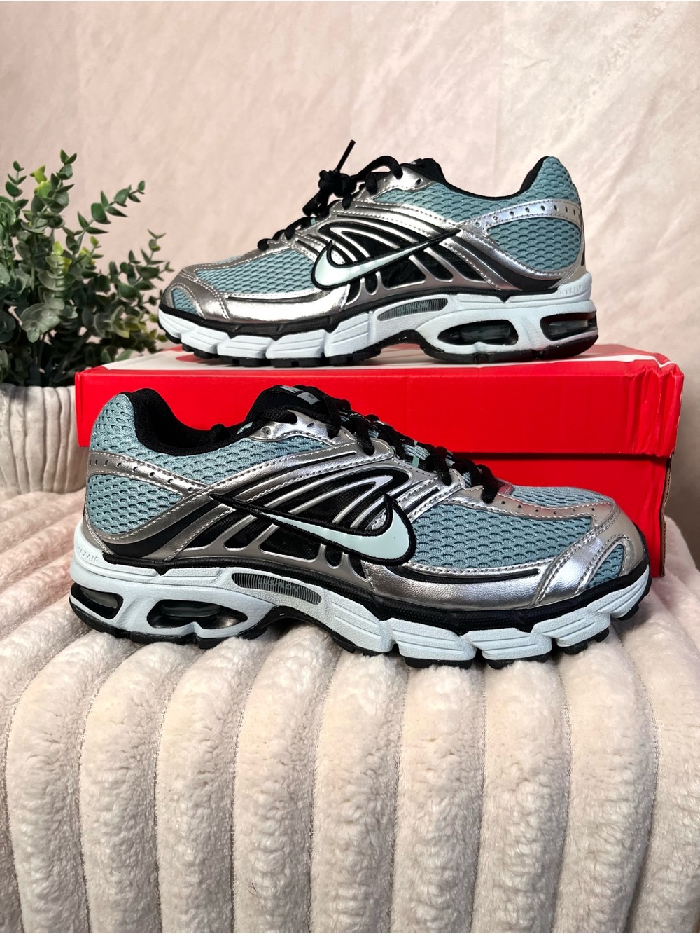 Nike Air Max Moto 2K Cannon Green Haze Sneakers Women’s 8.5 NIB